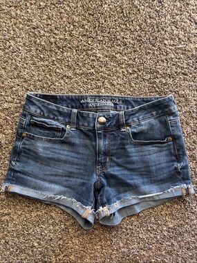 American Eagle outfitters women’s size 6 Shortie Jean denim shorts